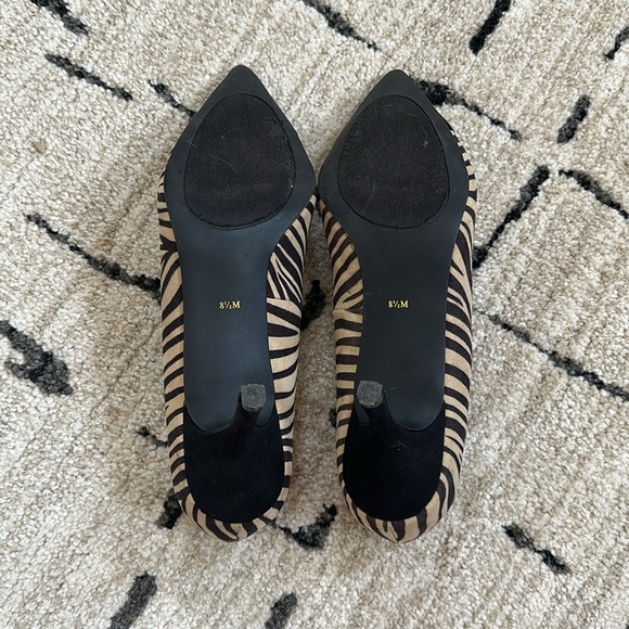 Ann Marino Zebra-Print Cap-Toe Pumps, Size 8.5 - Picture 3 of 6